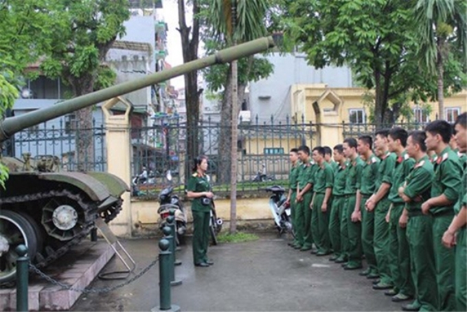 Chiến sĩ Đoàn 275, Bộ tư lệnh Bảo vệ Lăng Chủ tịch Hồ Chí Minh tham quan, học tập tại Bảo tàng Lịch sử Quân sự. Ảnh: Bộ Tư lệnh Bảo vệ lăng Chủ tịch Hồ Chí Minh.