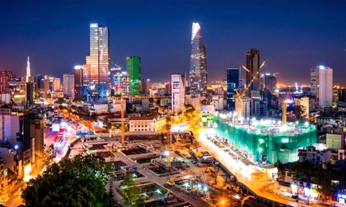 Phê phán các luận điệu xuyên tạc về đổi mới kinh tế và đổi mới chính trị ở Việt Nam