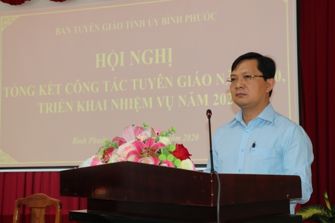 Đồng chí Hà Anh Dũng, Ủy viên Ban Thường vụ, Trưởng ban Tuyên giáo Tỉnh ủy Bình Phước phát biểu tại Hội nghị.