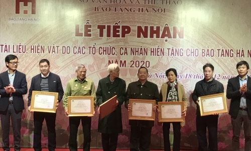 Bảo tàng Hà Nội tiếp nhận tài liệu, hiện vật hiến tặng