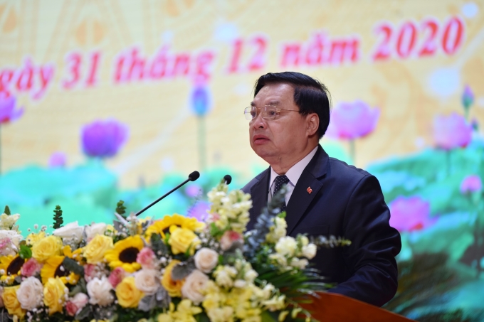 Đồng chí Lê Mạnh Hùng trình bày báo cáo tại Hội nghị.
