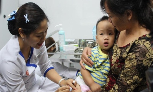 TP Hồ Chí Minh tiêm bổ sung vắc xin uốn ván-bạch hầu cho trẻ 7 tuổi
