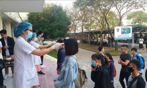 Bộ Y tế hướng dẫn xử lý các trường hợp bị sốt, ho, khó thở tại trường học