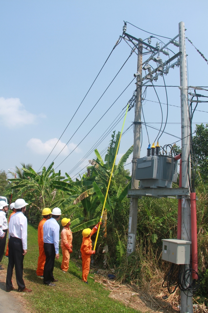 Đóng điện vận hành trạm bơm nước Nguyễn Thấn Thành (huyện Châu Thành, Tiền Giang)