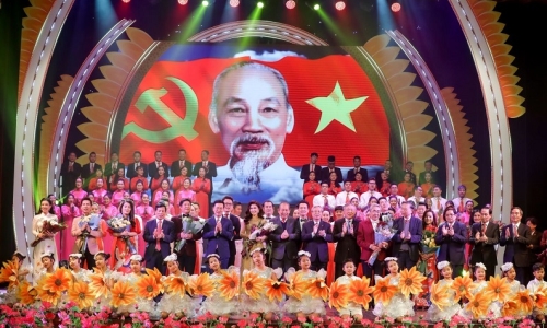 Kiên trì vai trò chủ đạo của chủ nghĩa Mác - Lênin, tư tưởng Hồ Chí Minh trong xây dựng văn hóa