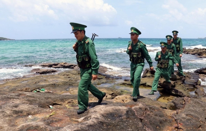 Chiến sỹ Đồn Biên phòng Gành Dầu (Kiên Giang) tuần tra khu vực đảo Phú Quốc. Ảnh minh họa. (Ảnh: Lê Huy Hải/TTXVN)