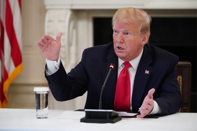 Tổng thống Mỹ Donald Trump phát biểu tại Nhà Trắng ở Washington, DC, Mỹ, ngày 29/4/2020. (Nguồn: AFP/TTXVN)