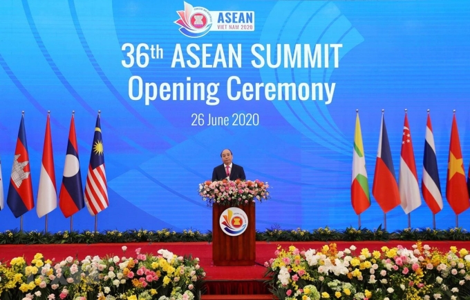 Thủ tướng Nguyễn Xuân Phúc, Chủ tịch ASEAN 2020 phát biểu khai mạc Hội nghị Cấp cao ASEAN lần thứ 36. (Ảnh: TTXVN)