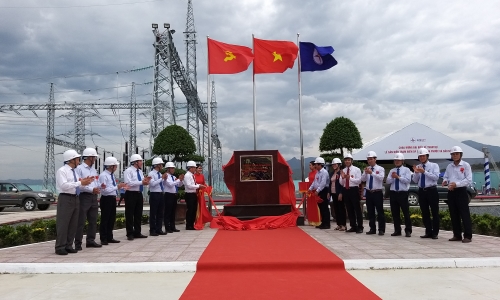 Gắn biển công trình chào mừng Đại hội Đảng bộ Tập đoàn Điện lực Việt Nam lần thứ III