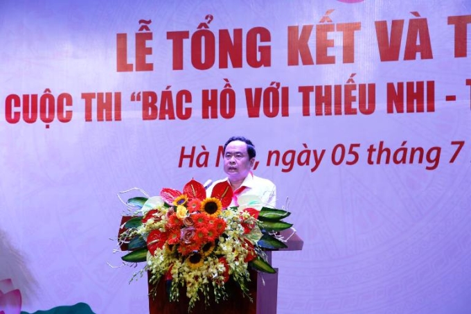 Đồng chí Trần Thanh Mẫn, Bí thư T.Ư Đảng, Chủ tịch Ủy ban T.Ư MTTQ Việt Nam phát biểu tại chương trình