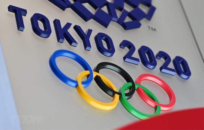 Biểu tượng Olympic Tokyo 2020 tại thủ đô Tokyo, Nhật Bản. (Ảnh: AFP/TTXVN)