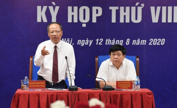 PGS.TS Phan Trọng Thưởng, Phó Chủ tịch Thường trực Hội đồng báo cáo kết quả hoạt động của Hội đồng giữa hai kỳ họp.