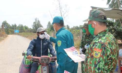 Dốc toàn lực phòng, chống COVID-19 trên tuyến biên giới dài hơn 50km