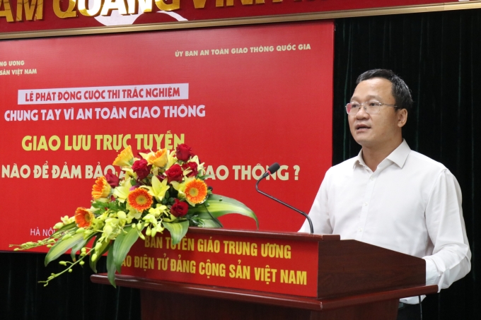 Đồng chí Khuất Việt Hùng, Phó Chủ tịch chuyên trách Ủy ban An toàn giao thông Quốc gia phát biểu tại Lễ phát động.