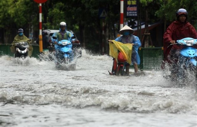 Mưa lớn gây ngập tại tổ 19, phường Tiền Phong, thành phố Thái Bình. (Ảnh: Thế Duyệt/TTXVN)