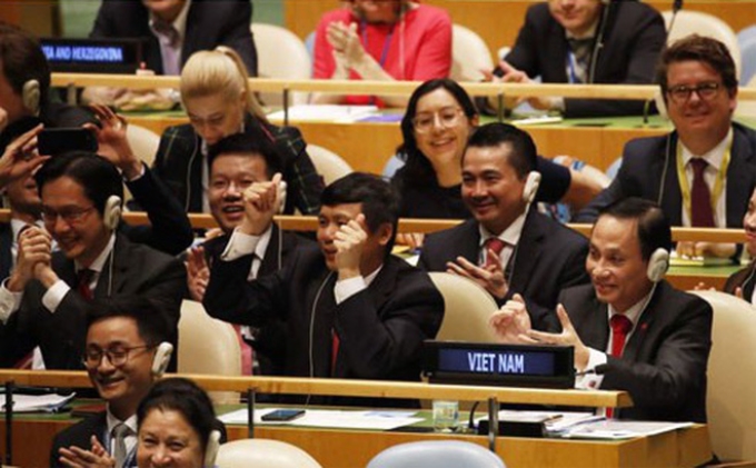 Đoàn Việt Nam khi Đại hội đồng Liên hợp quốc công bố nước ta trúng cử Ủy viên không thường trực Hội đồng Bảo an với số phiếu cao gần tuyệt đối 192/193 phiếu
