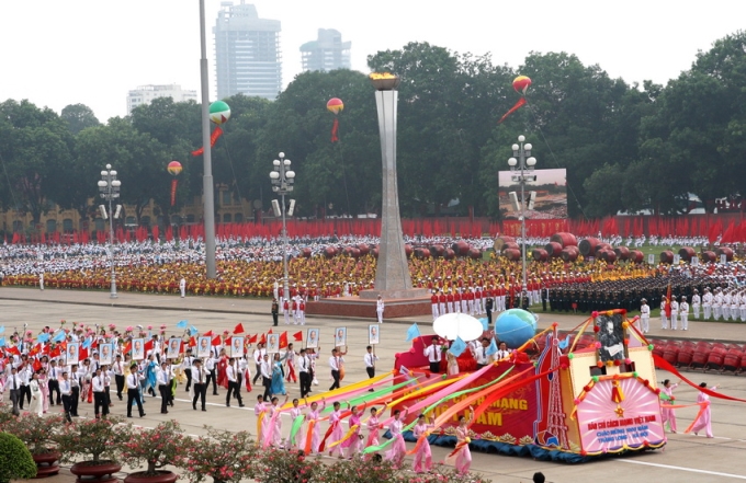 Lễ kỷ niệm 1000 năm Thăng Long - Hà Nội tại Quảng trường Ba Đình (Ảnh: TTXVN)