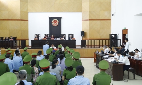 Những “bàn tay đen” hòng khuấy đảo luật pháp Việt Nam