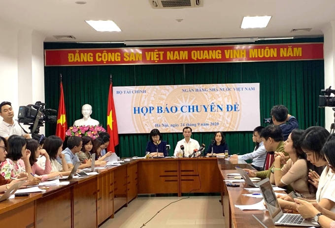 Toàn cảnh buổi họp báo.