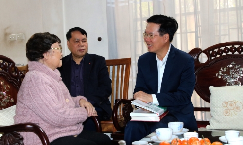 Đồng chí Võ Văn Thưởng thăm hỏi, chúc Tết gia đình các đồng chí lãnh đạo Ban Tuyên giáo Trung ương qua các thời kỳ