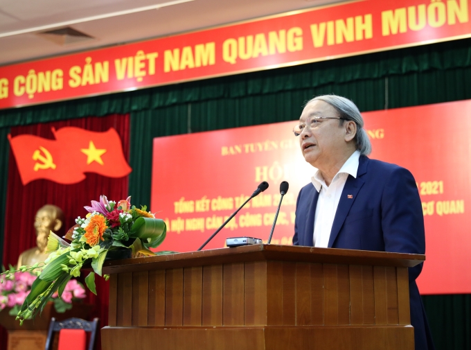 Đồng chí Võ Văn Phuông, Uỷ viên Trung ương Đảng, Phó Trưởng ban Thường trực Ban Tuyên giáo Trung ương phát biểu tại hội nghị. (Ảnh: TA)
