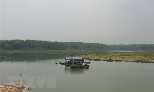 Tây Ninh: Kiến nghị đảm bảo chất lượng nguồn nước hồ Dầu Tiếng