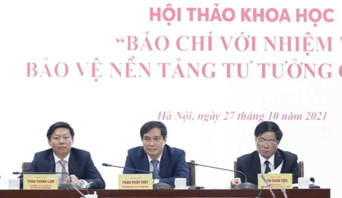 Các đồng chí chủ trì Hội thảo.