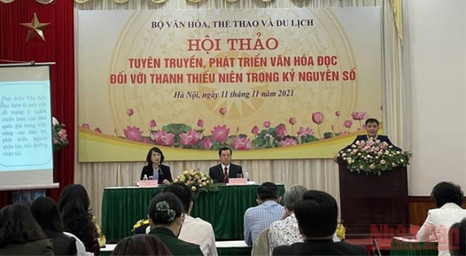 Ông Nguyễn Hữu Ngọc, Phó trưởng Ban Tuyên giáo Trung ương Đoàn Thanh niên Cộng sản Hồ Chí Minh, phát biểu tại hội thảo. (Ảnh: PV/Vietnam+)