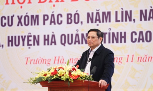 Thủ tướng dự Ngày hội Đại đoàn kết toàn dân tộc tại tỉnh Cao Bằng