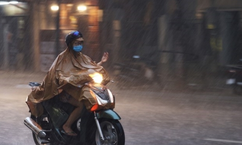 Các tỉnh miền Trung có mưa to, Hà Nội lạnh về đêm và sáng sớm