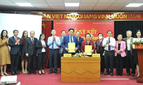 Ký kết Chương trình phối hợp công tác giữa Hội Khuyến học Việt Nam và Báo điện tử Đảng Cộng sản Việt Nam