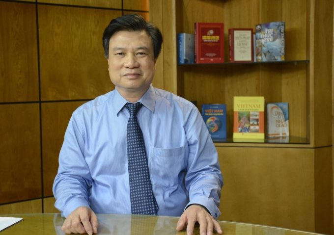 Thứ trưởng Bộ GD&ĐT Nguyễn Hữu Độ làm rõ thông tin kiểm tra, đánh giá cuối kỳ 1. Ảnh: TT