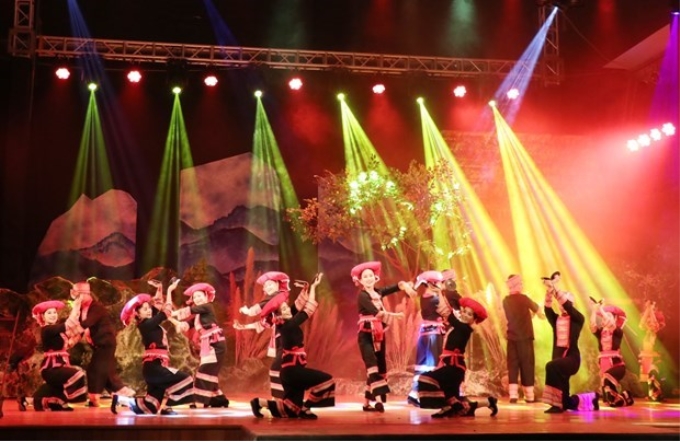 Một chương trình của Nhà hát ca múa nhạc dân gian Việt Bắc năm 2020. (Ảnh: Hoàng Nguyên/TTXVN)