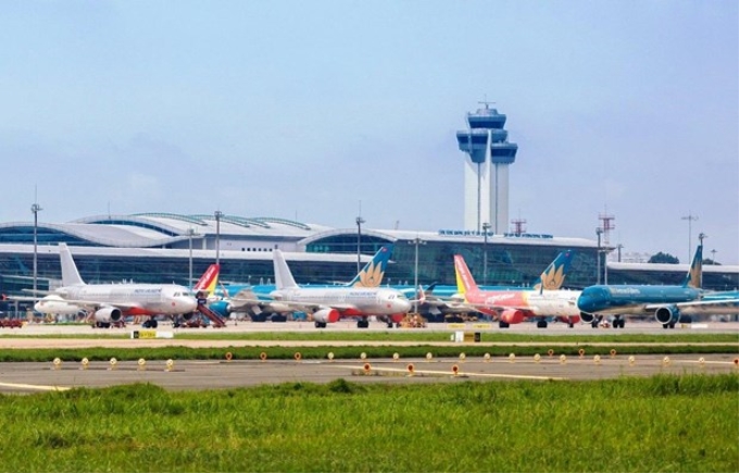Các hãng hàng không đều kiến nghị sớm khôi phục các đường bay quốc tế thường lệ. (Ảnh: CTV/Vietnam+)