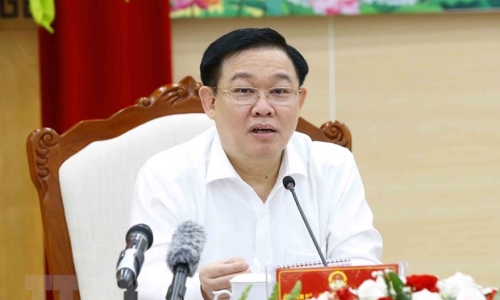 Chủ tịch Quốc hội Vương Đình Huệ kiểm tra công tác bầu cử ở Quảng Ninh