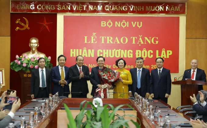 Quang cảnh buổi lễ trao tặng Huân chương Độc lập hạng Nhì cho nguyên Bộ trưởng Bộ Nội vụ Lê Vĩnh Tân. Ảnh: VGP/Lê Sơn