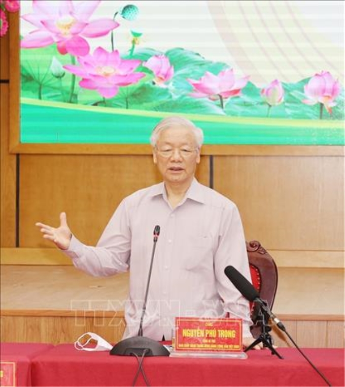 Tổng Bí thư Nguyễn Phú Trọng, Bí thư Quân uỷ Trung ương phát biểu tại buổi tiếp xúc cử tri. Ảnh: Trí Dũng/TTXVN
