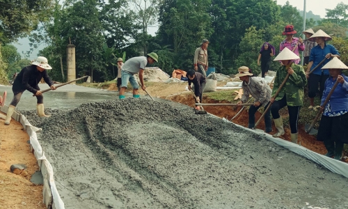 Những con đường "ý Ðảng hợp lòng dân"