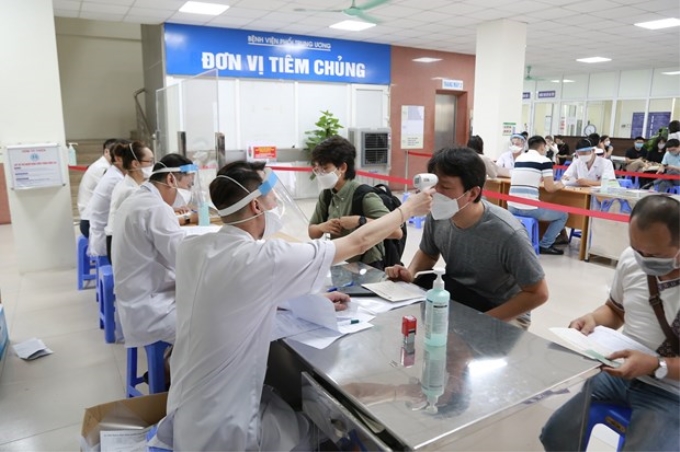 Công dân nước ngoài sẽ được tạo điều kiện tiêm chủng khi Việt Nam tiếp nhận thêm vaccine phòng COVID-19. (Ảnh: PV/Vietnam+)