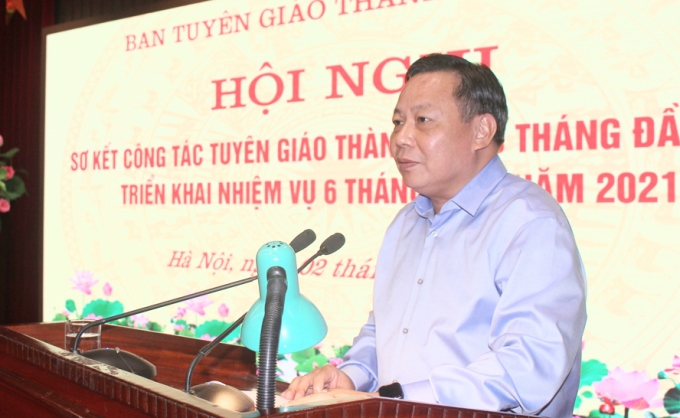 Phó Bí thư Thành ủy Hà Nội Nguyễn Văn Phong phát biểu chỉ đạo hội nghị.