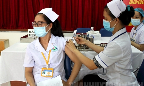 Hơn 4,33 triệu liều vaccine phòng COVID-19 đã được tiêm tại Việt Nam