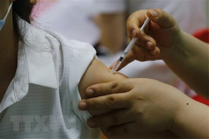 Tiêm vaccine phòng COVID-19. (Nguồn: TTXVN)