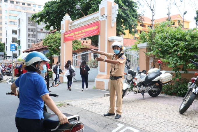 Phân luồng giao thông, hạn chế ùn tắc vận tải hàng hóa tại TP Hồ Chí Minh và 19 tỉnh phía Nam. Ảnh: TTXVN.