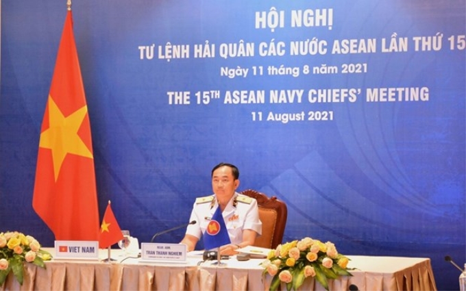 Chuẩn đô đốc Trần Thanh Nghiêm tham dự hội nghị. (Ảnh: qdnd.vn)