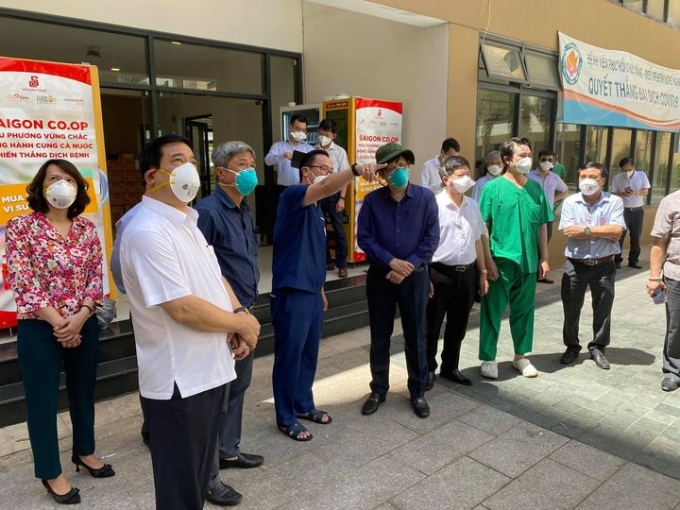 Ngày 16/8, Bộ trưởng Bộ Y tế Nguyễn Thanh Long cùng đoàn công tác của Bộ Y tế đã đến thăm và động viên lực lượng y tế đang làm nhiệm vụ tại BV Dã chiến số 6 của TP Hồ Chí Minh.