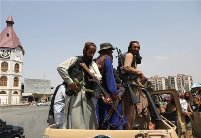 Các tay súng Taliban tại thủ đô Kabul, Afghanistan ngày 17/8/2021. (Ảnh: THX/TTXVN)
