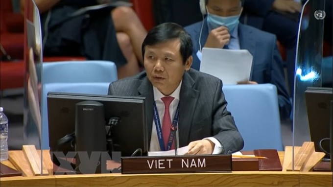 Đại sứ Đặng Đình Quý - Trưởng phái đoàn đại diện Việt Nam tại Liên hợp quốc phát biểu trong cuộc họp. (Ảnh: Hữu Thanh/TTXVN)
