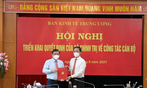 Ông Nguyễn Thành Phong giữ chức Phó trưởng Ban Kinh tế TW