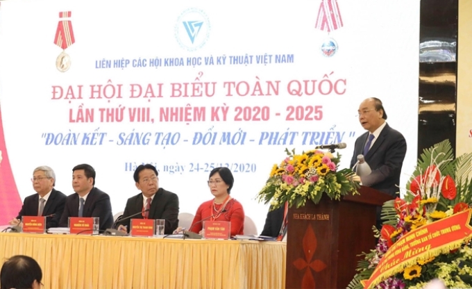 Thủ tướng Chính phủ Nguyễn Xuân Phúc dự và phát biểu tại Đại hội đại biểu toàn quốc Liên hiệp các Hội Khoa học Kỹ thuật Việt Nam lần thứ VIII (nhiệm kỳ 2020-2025) diễn ra sáng 25/12, tại Hà Nội.