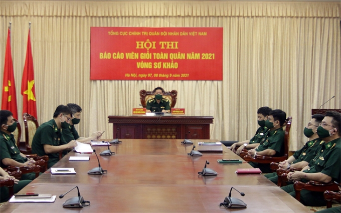 Đại tá Văn Ngọc Quế, Phó Chủ nhiệm Chính trị BĐBP chủ trì điểm cầu Bộ Tư lệnh Bộ đội Biên phòng.